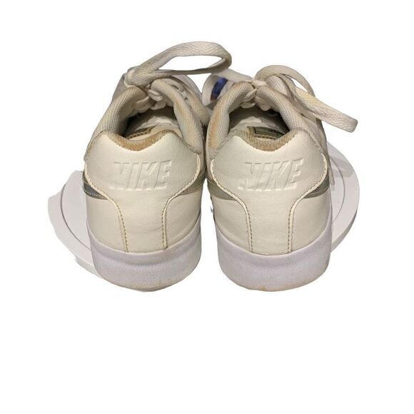 Nike Holographic Swoop Low Top White Sneakers‎ - Picture 6 of 8